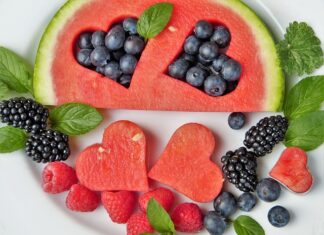 Jak usunąć stare naklejki z okien plastikowych? Jak usunąć stare naklejki z okien plastikowych?