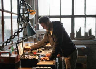 Naprawa skrzyni biegów – kiedy warto zdecydować się na regenerację? naprawa skrzyni biegów